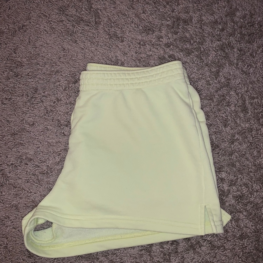 ARITZIA SHORTS